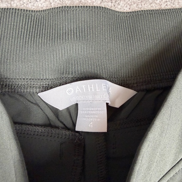 Athleta, Women's Brooklyn Mid-Rise Ankle Pants, Green, Size 4 In EUC - Picture 5 of 9